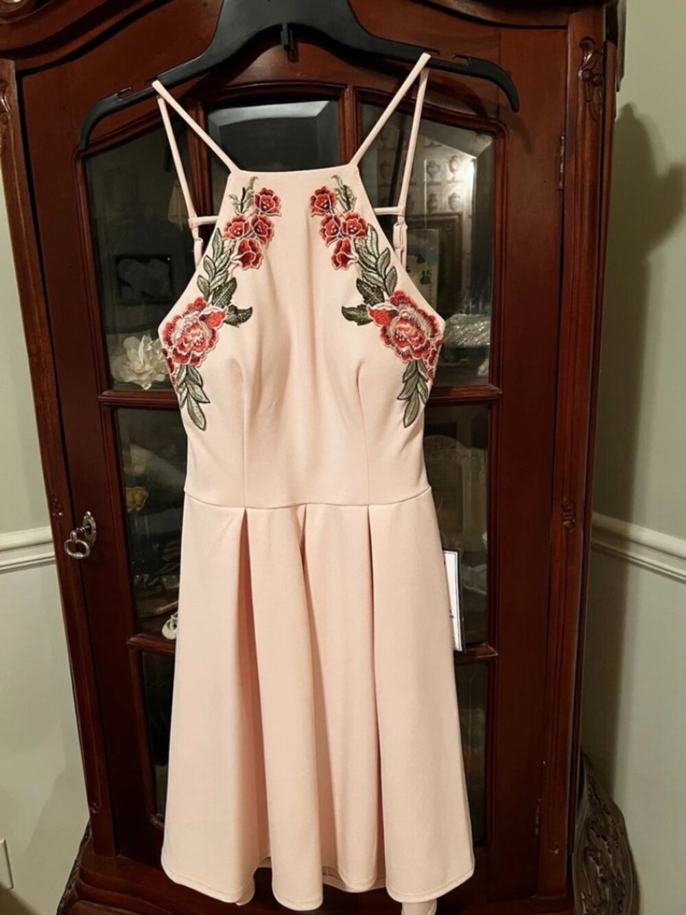 B. Darlin Juniors Blush Dress